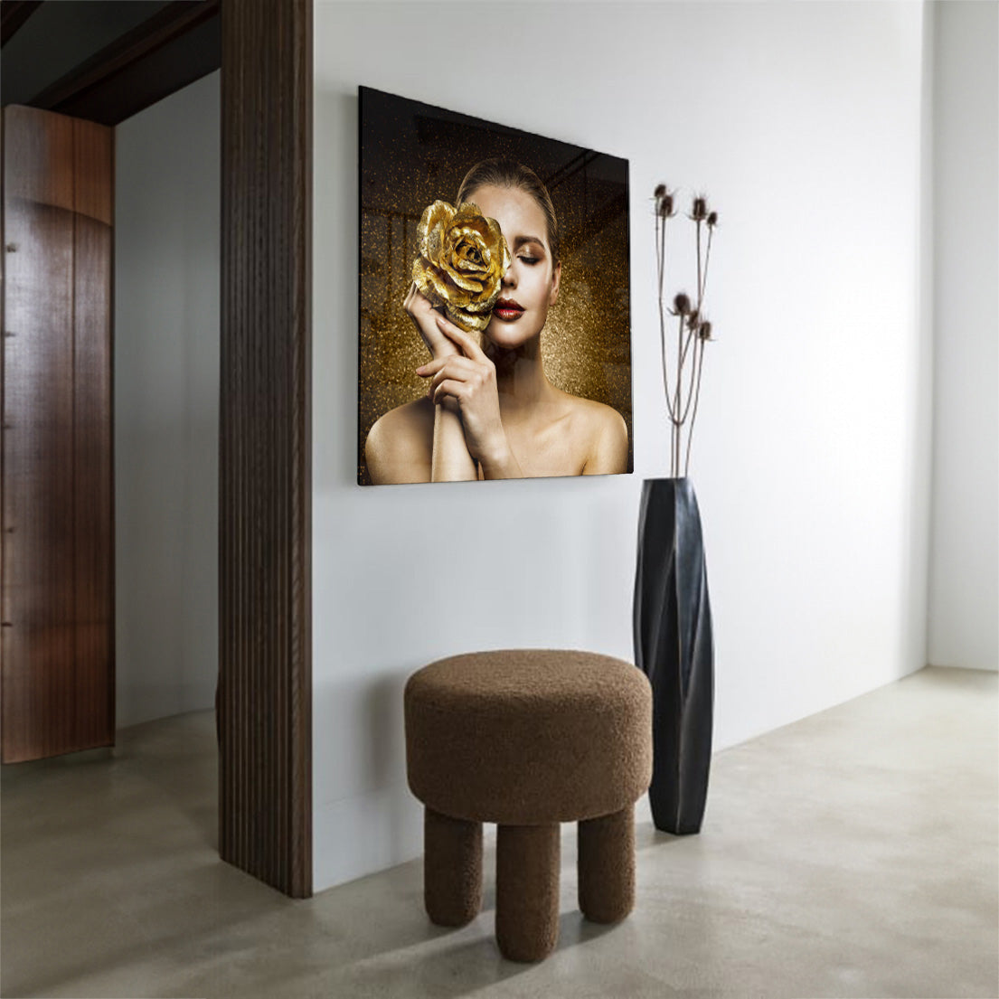 Glasschilderij - Woman with golden flower - 80x80cm
