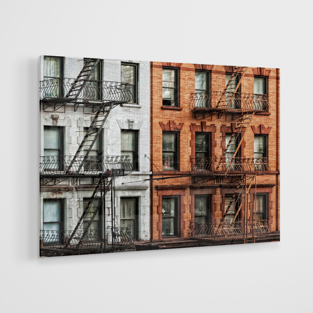 Glasschilderij - Brick Apartment - 120x80cm